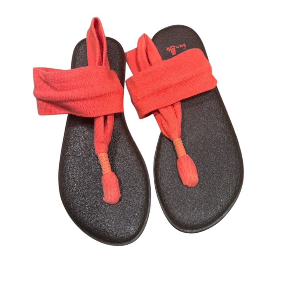 Sanuk woman’s yoga sling coral sandals size 7